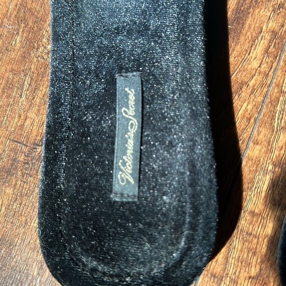 Victoria secret’s sandals black color size L - Picture 3 of 5